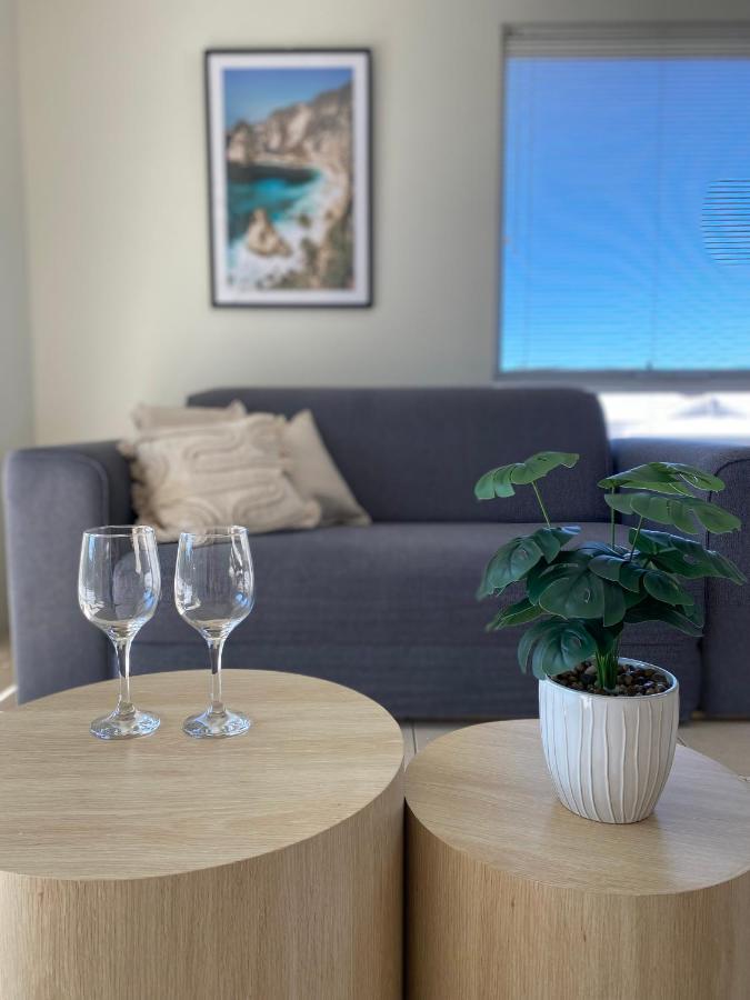 Modern Luxury 1 Bedroom Apartment - Walk To The Shops! Free Wifi Clarkson Екстериор снимка