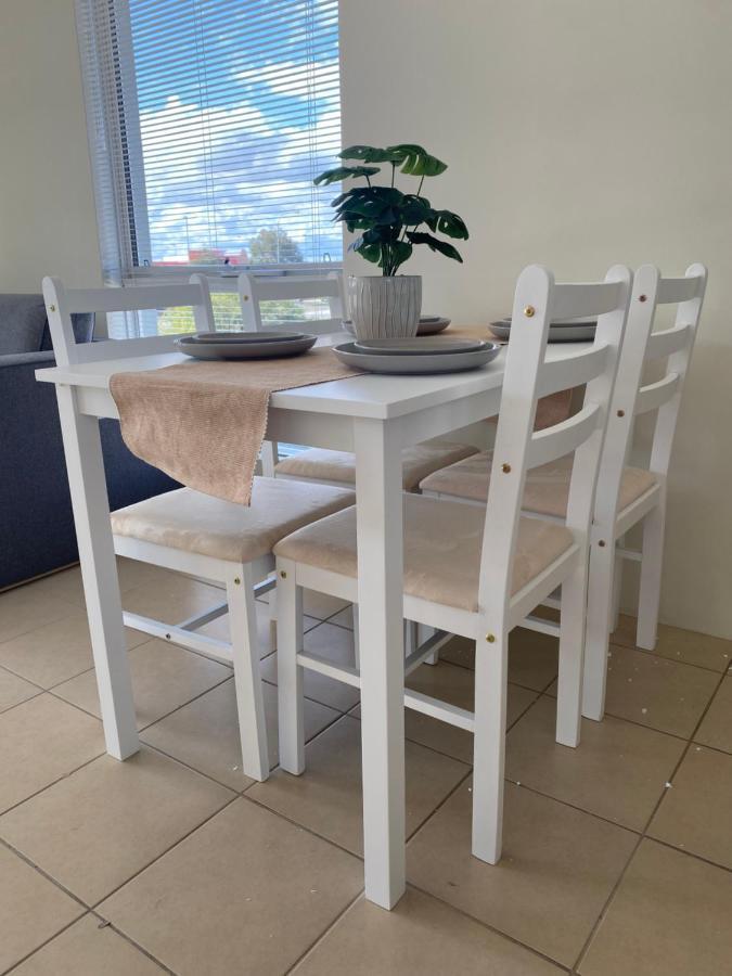Modern Luxury 1 Bedroom Apartment - Walk To The Shops! Free Wifi Clarkson Екстериор снимка